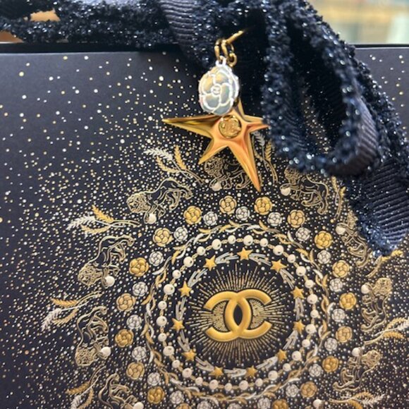 Authentic Chanel 2025 Winter Constellation gift bag, Chanel tissue paper, charm - Picture 2 of 4